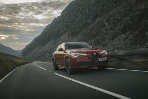 Alfa Romeo Stelvio Quadrifoglio 2020 года  (UK)